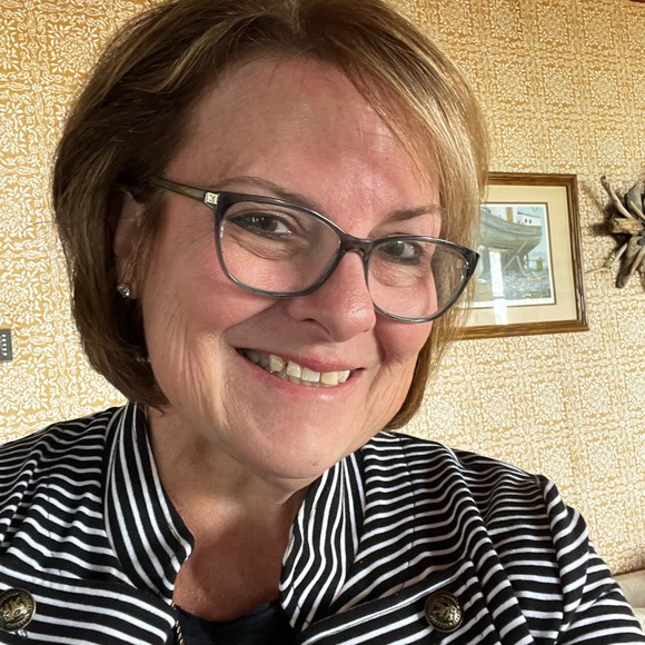 Meet your Posher, Lisa - Picture 13 of 17